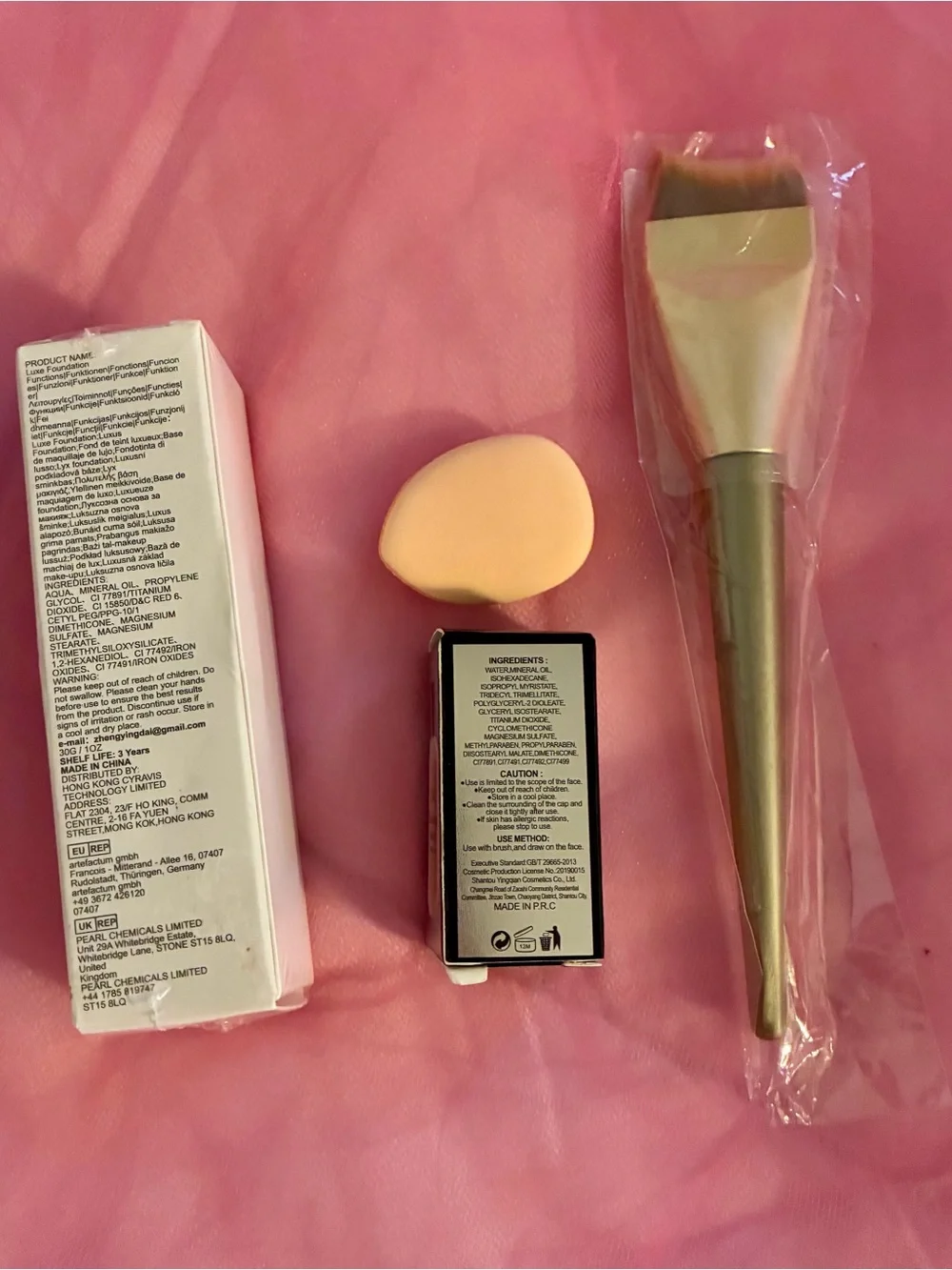 Luxe Foundation Set with Pink Sponge & Gold Brush